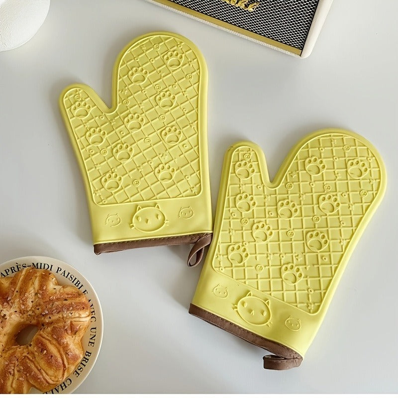 This 2pcs Set Is Specially Designed for Baking! These Silicone Gloves Are Heat-Resistant, Anti-Scald, And Non-Slip, Providing You with a Strong Sense of Safety. The Thick Material Is Durable And Machine Washable, Making Kitchen Tasks More Relaxed An