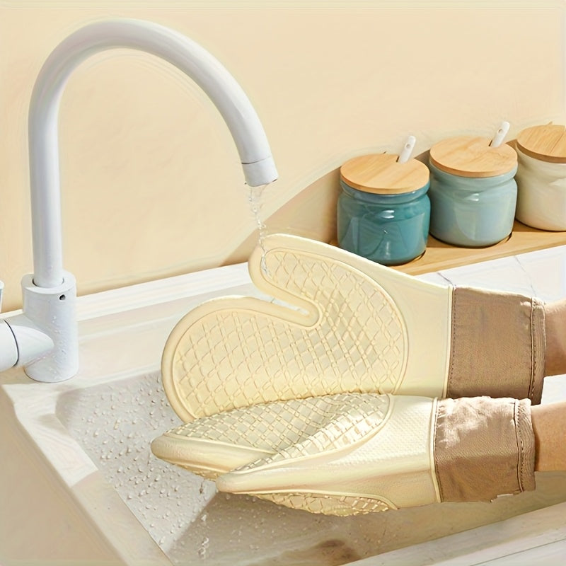 Two Oven Mitts Kitchen Heat Insulation Anti-scald Gloves Baking Thickened Silicone High Temperature Microwave Oven Mitts Non-slip